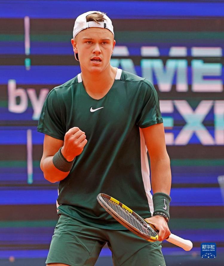 大家在竞技 大家在竞技