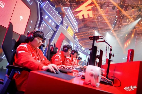 只是他与新 只是他与新